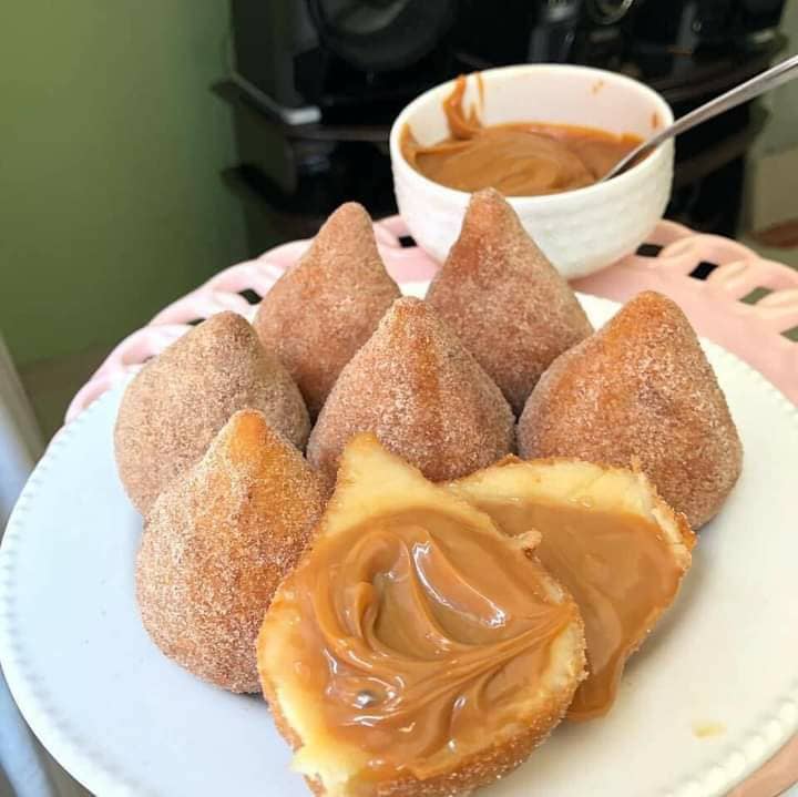 coxinha com recheio de doce de leite de churros