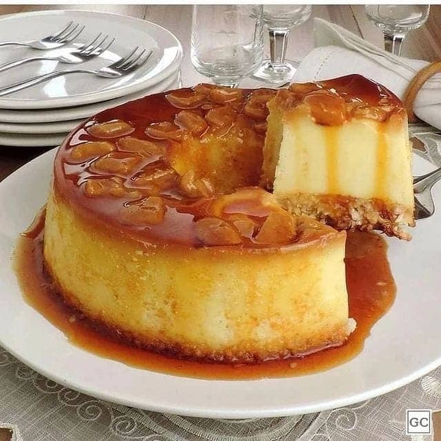 pudim de coco com doce de leite!