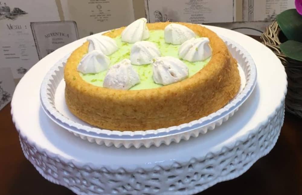 bolo piscina com chocolate e mousse de limão
