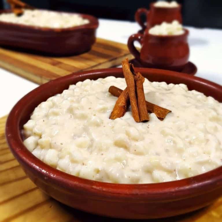 canjica doce com leite condensado e paçocas