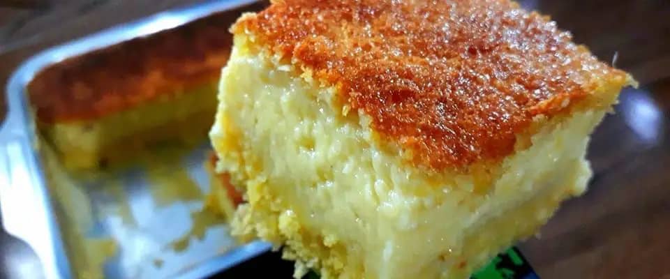 experimente esse delicioso bolo de milho cremoso recheado do forno