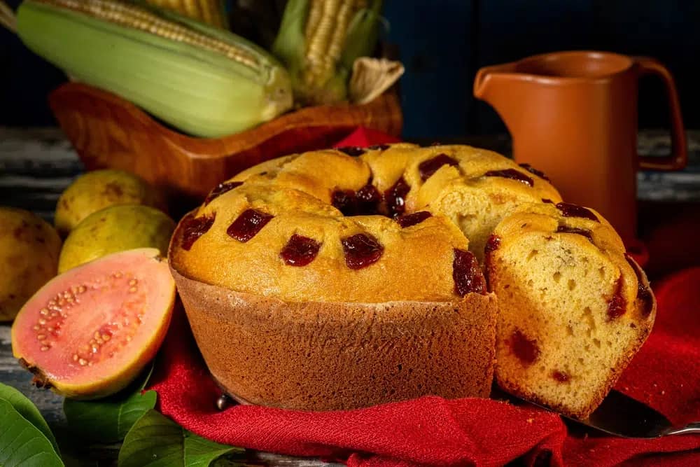 bolo de queijo com goiabada