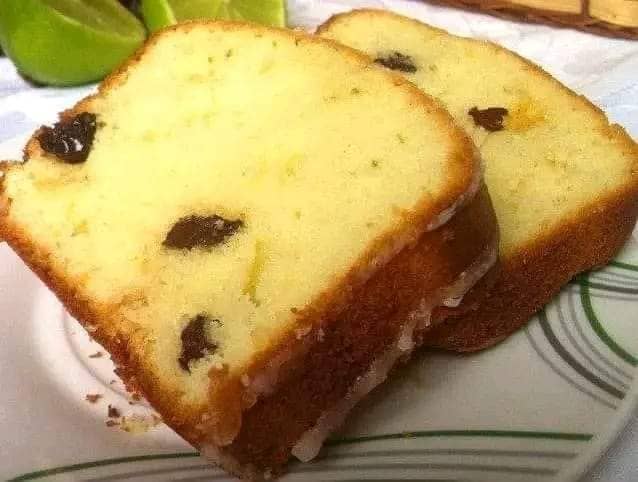 bolo simples com uva passa