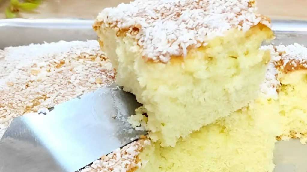 bolo de maisena com coco