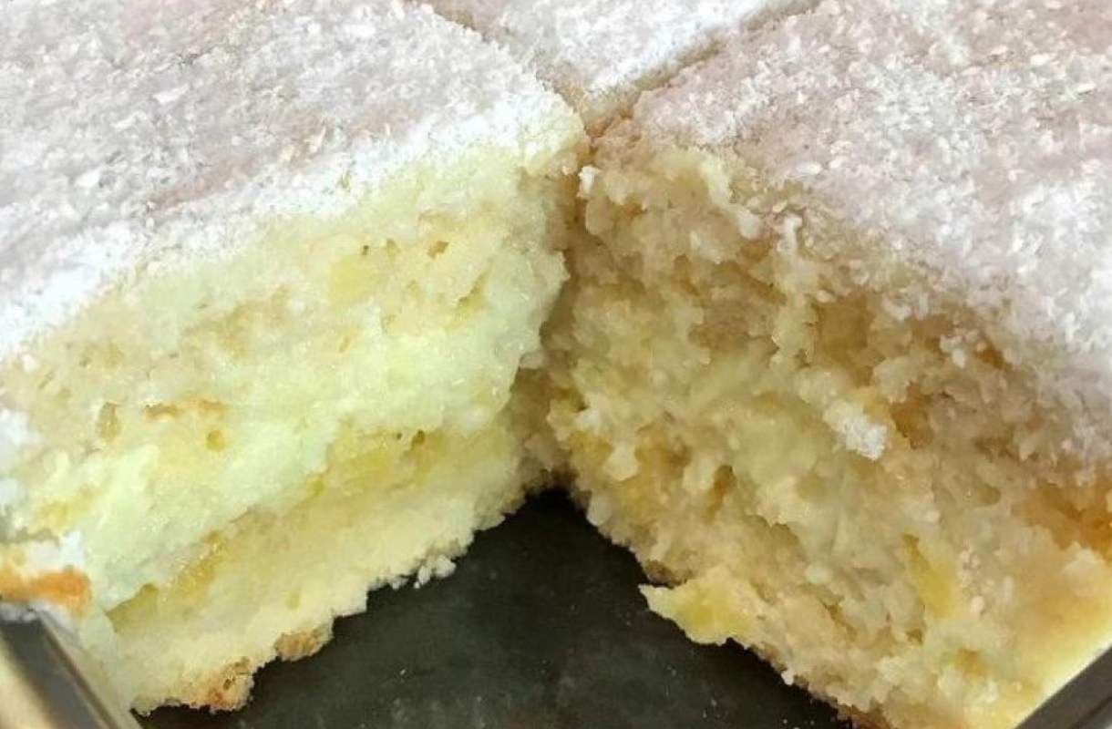 bolo gelado de abacaxi com coco delica para a familia