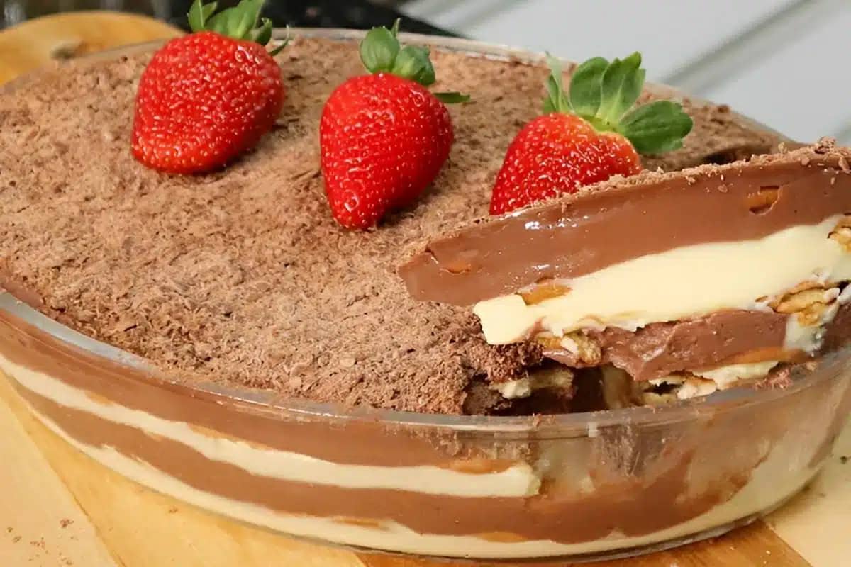 sobremesa gelada de chocolate – créditos canal receitas de pai