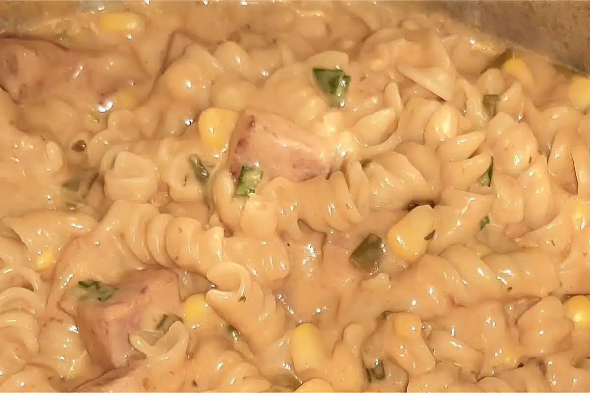 macarrão na panela de pressão