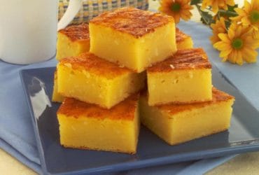 Receita de Bolo de aipim cremoso e rápido no liquidificador
