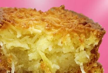 Bolo de Mandioca com Abacaxi