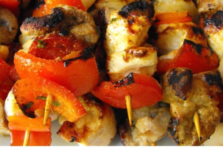 Espetada mista de vitela e legumes grelhados