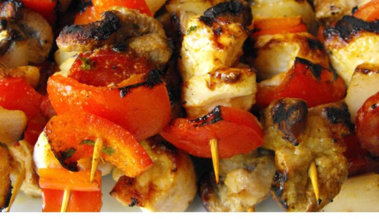 Espetada mista de vitela e legumes grelhados