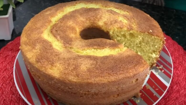 Como-eu-faço-bolo-de-laranja-com-casca