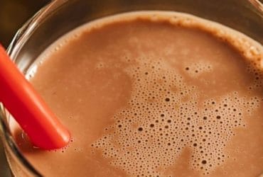 Receita de Bebida gelada: Leite com Negresco cremoso e delicioso