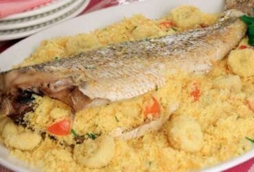 Receita de Peixe ao forno com farofa: deliciosa opção para o Réveillon!