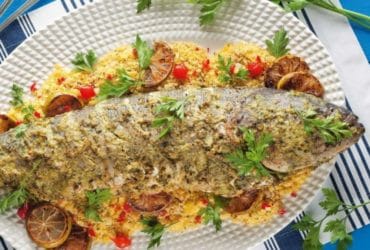 Receita de Tainha assada recheada: receita com farofa de limão