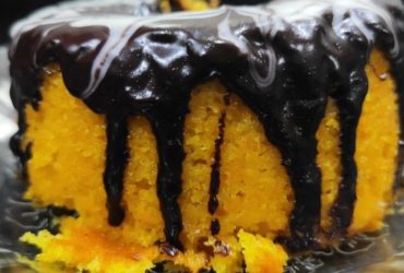 Receita de Bolo de cenoura cremoso com cobertura de chocolate Maravilhoso