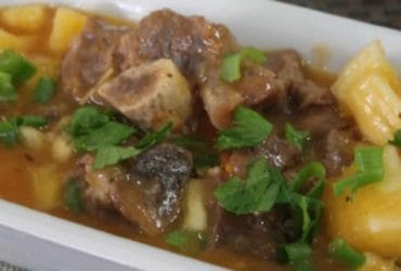 Receita de Receita de Ensopado Vaca Atolada: Suculento e Delicioso!