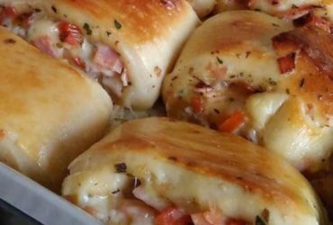Receita de Salgado assado de presunto e queijo: lanche cremoso e caseiro!