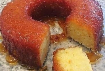 Receita de Bolo de Mandioca Cremoso com Leite Condensado: Receita Caseira