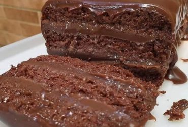 Receita de Bolo Nega Maluca: Cremoso com Recheio de Chocolate