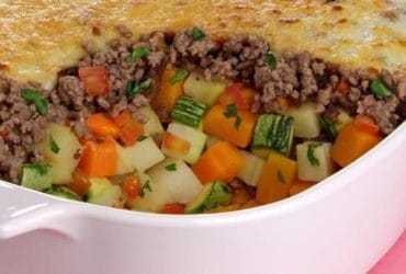 Receita de Gratinado de legumes e carne moída: cremoso e delicioso