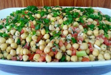 Receita de "Salada de grão de bico cremosa e deliciosa"