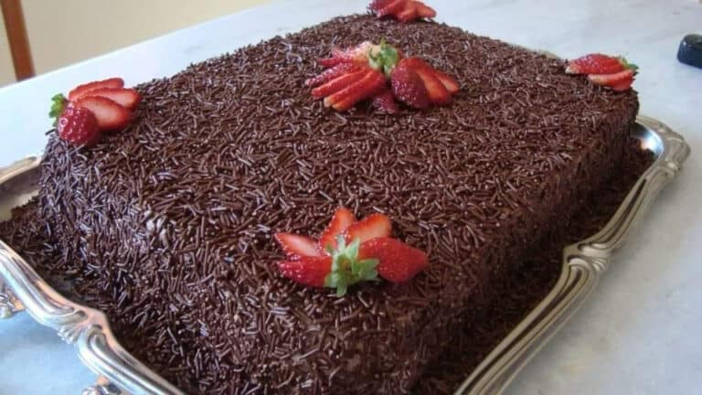 Bolo Brigadeiro Fácil e Cremoso