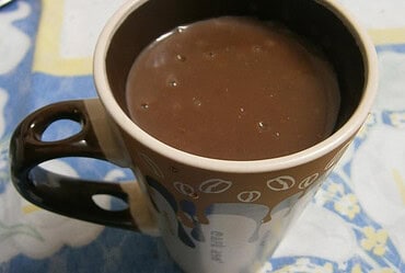 Receita de Chocolate Quente Cremoso com Canela – Receita Fácil e Rápida