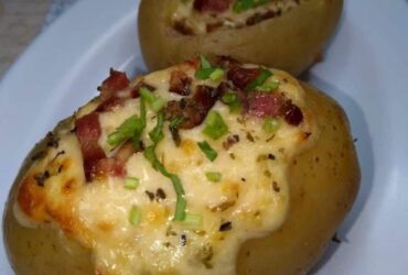 Receita de "Receita de Batata Recheada com Queijos Cremosos"