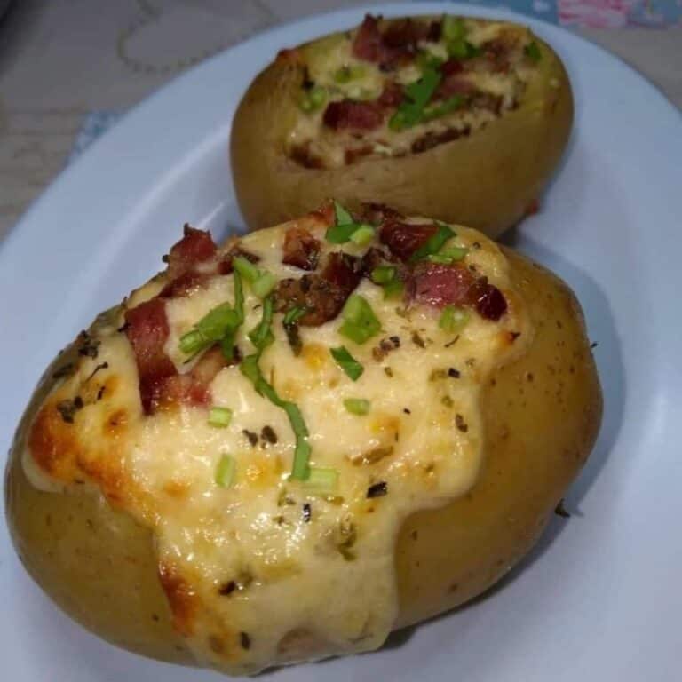 “Receita de Batata Recheada com Queijos Cremosos”