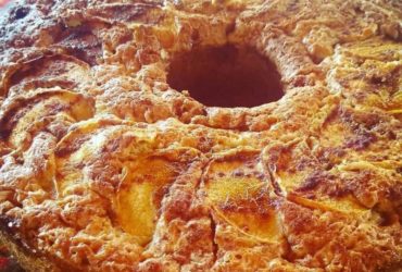 Receita de Bolo de maçã fofinho e cremoso