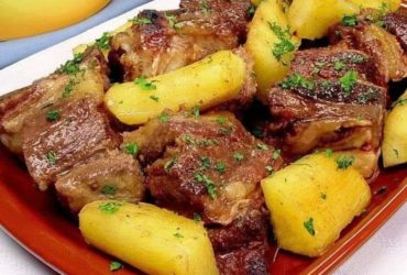 Receita de Costela assada cremosa com mandioca - Receita deliciosa
