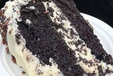 Receita de Bolo de Negresco Cremoso e Fofinho