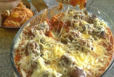 almondegas gratinadas com pure de batata