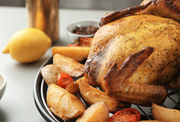 grilled,beer,can,chicken,with,vegetables,,closeup