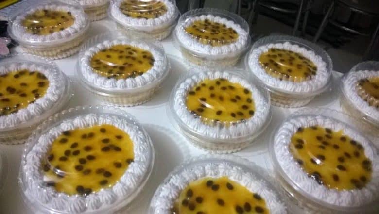 aprenda como fazer bolo de pote de maracujá