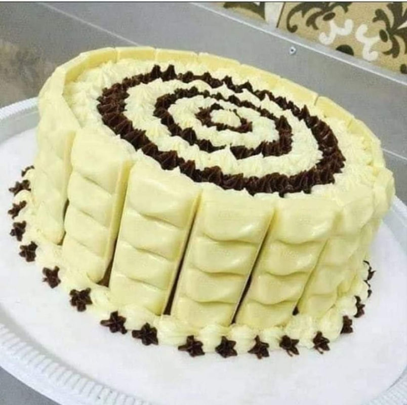bolo molhadinho de coco e chocolate branco