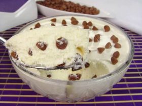 mousse de leite ninho com gotas de chocolate