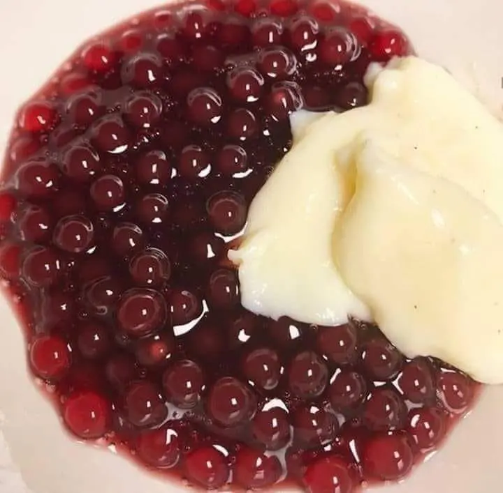sagu de vinho com creme