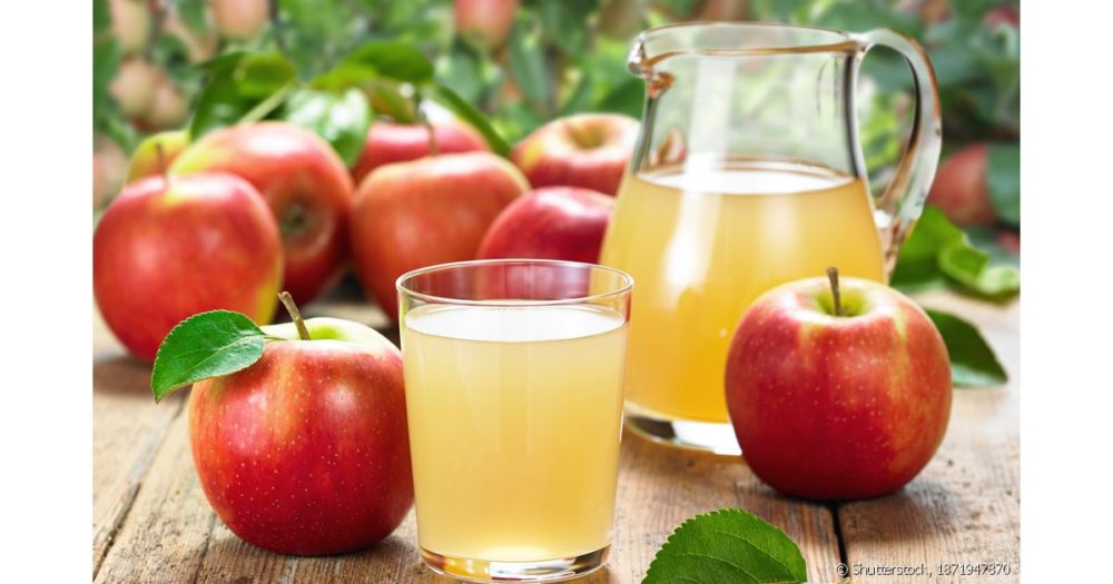 Veja como preparar um delicioso suco de maçã para limpar o fígado