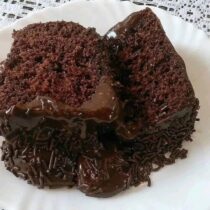 Bolo de Chocolate Molhadinho e Cremoso
