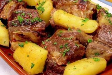 costelinha suína com mandioca pro ano novo