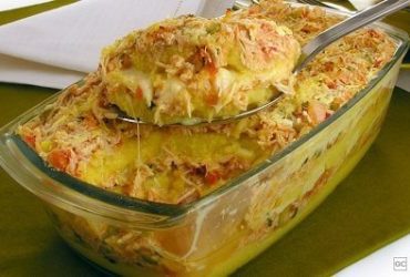 polenta recheada com frango desfiado