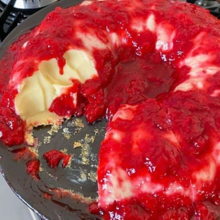 pudim de leite ninho com geleia de morango