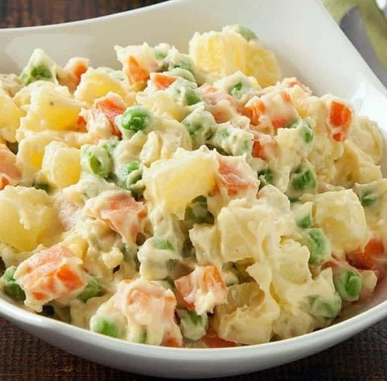 salada de maionese fica uma delícia e é bem simples de preparar