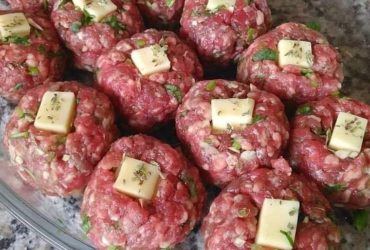 almôndegas com queijo