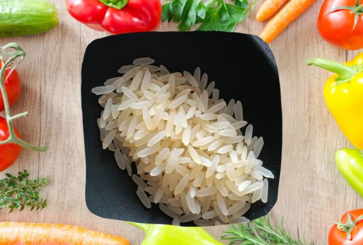 arroz integral com legumes e frango grelhado