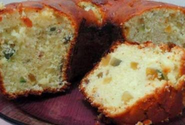 bolo de frutas