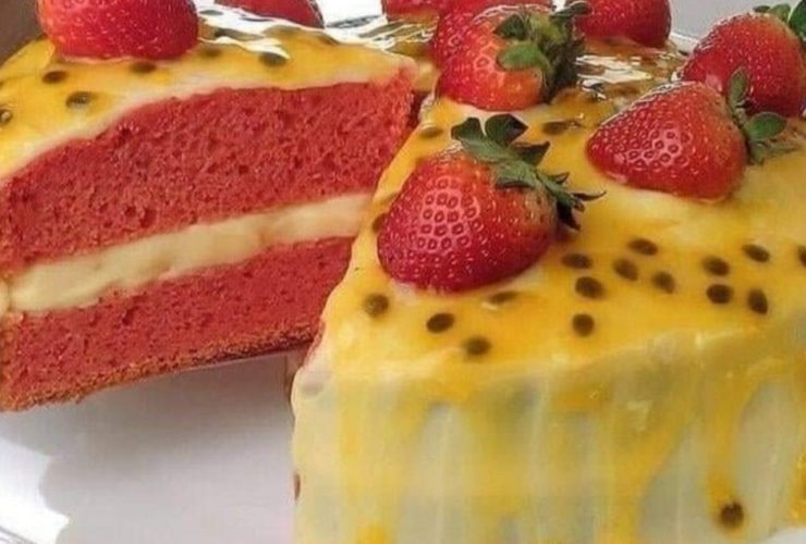 bolo de maracuja e morango delicia