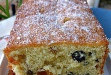 bolo de rum com frutas